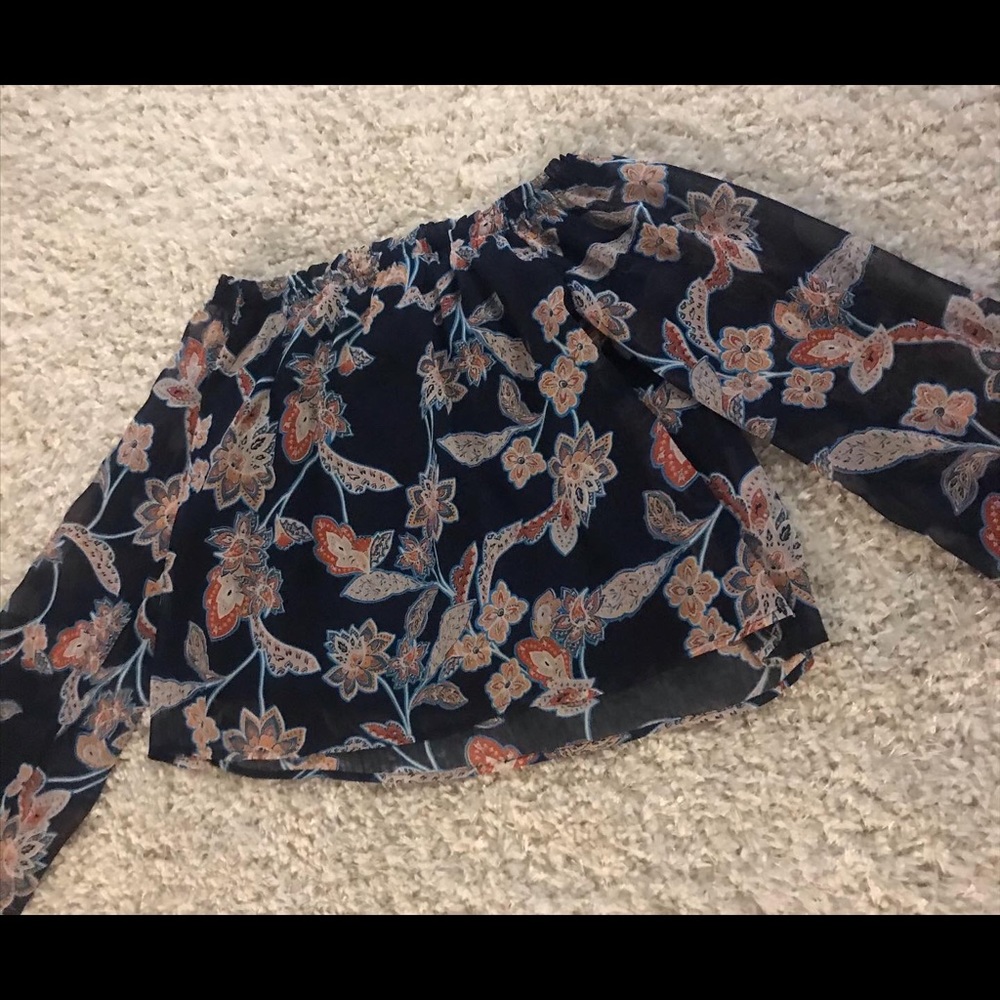 Cold shoulder top!